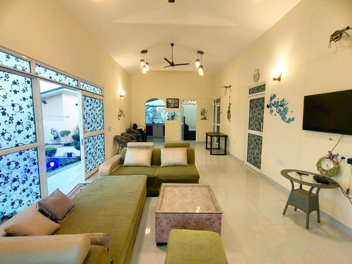 Shaw Estate-Farm House For A Small Parties-Jp Farm Greater Noida Εξωτερικό φωτογραφία