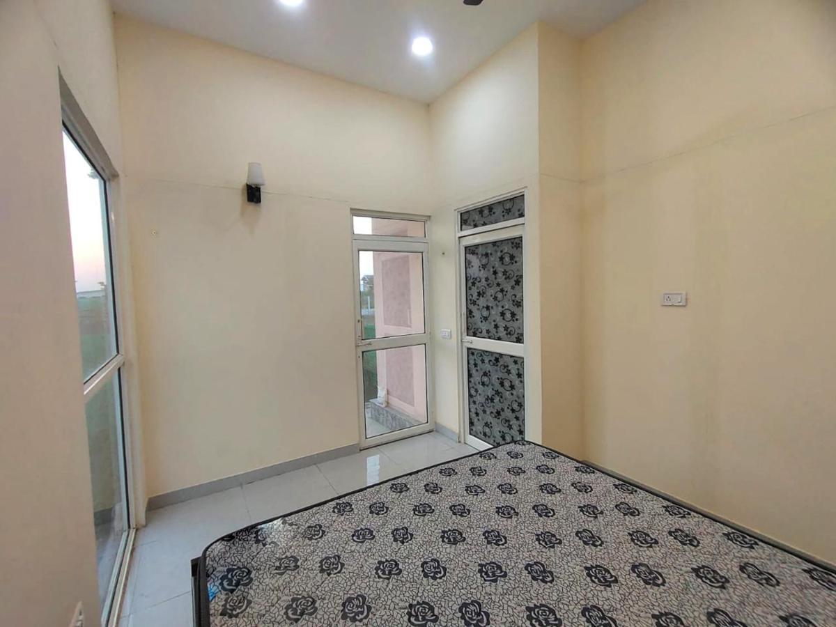 Shaw Estate-Farm House For A Small Parties-Jp Farm Greater Noida Εξωτερικό φωτογραφία